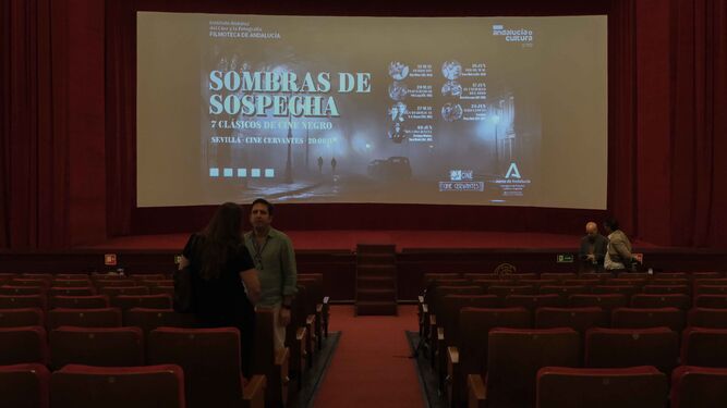 Interior del cine Cervantes.