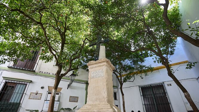 Patrimonio aprueba la restauración de la Cruz de San Lázaro de la Plaza de Santa Marta.